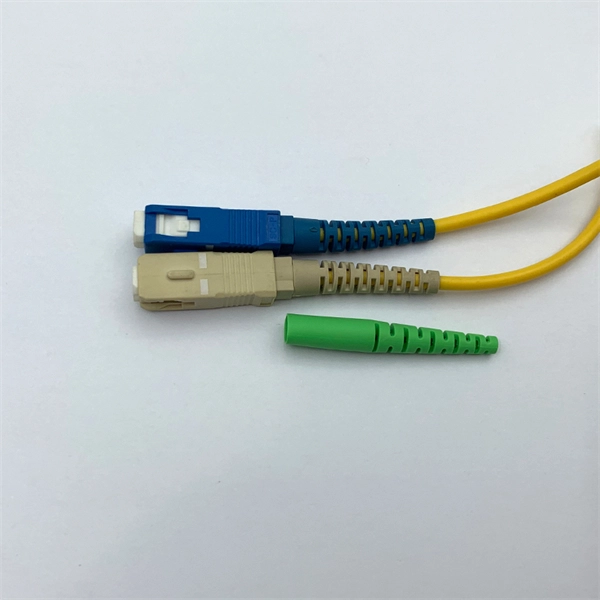 Is the fiber optic cable fused into the beam splitter Why